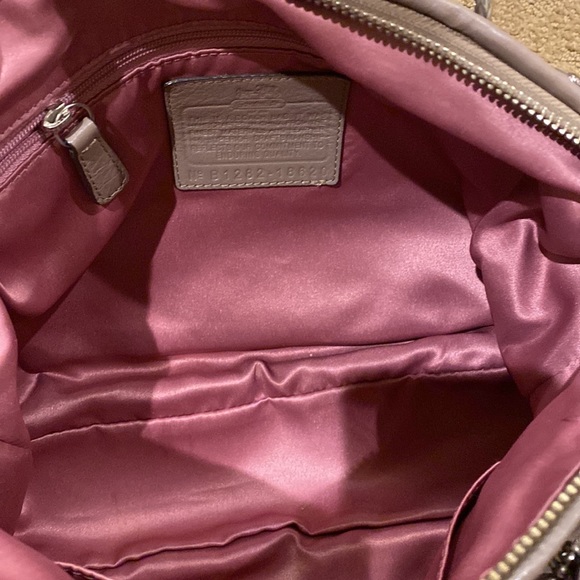 Coach purse. Brown texture color. Perfect condition - Picture 3 of 3